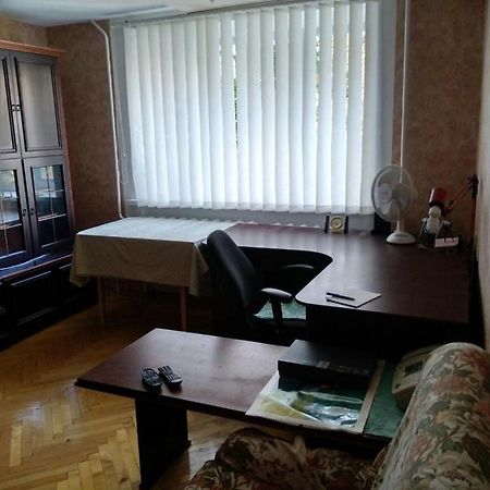 4-X Apartments Center Wi-Fi С 3-Мя Спальнями 95М2 Tsjernihiv Eksteriør bilde