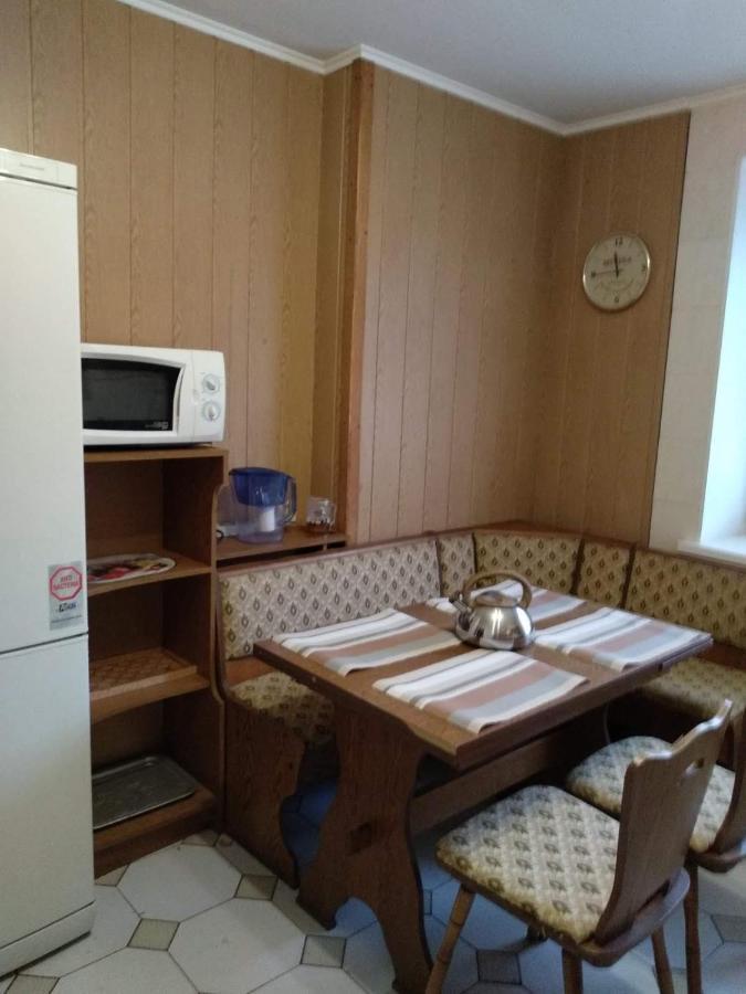 4-X Apartments Center Wi-Fi С 3-Мя Спальнями 95М2 Tsjernihiv Eksteriør bilde