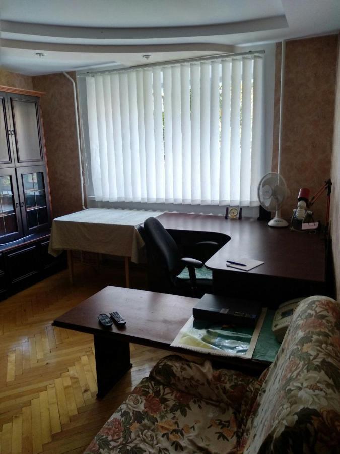 4-X Apartments Center Wi-Fi С 3-Мя Спальнями 95М2 Tsjernihiv Eksteriør bilde